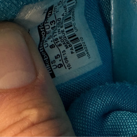 Mens Nike Lebron Shoes 11 ‘Hornets’ - Picture 9 of 9